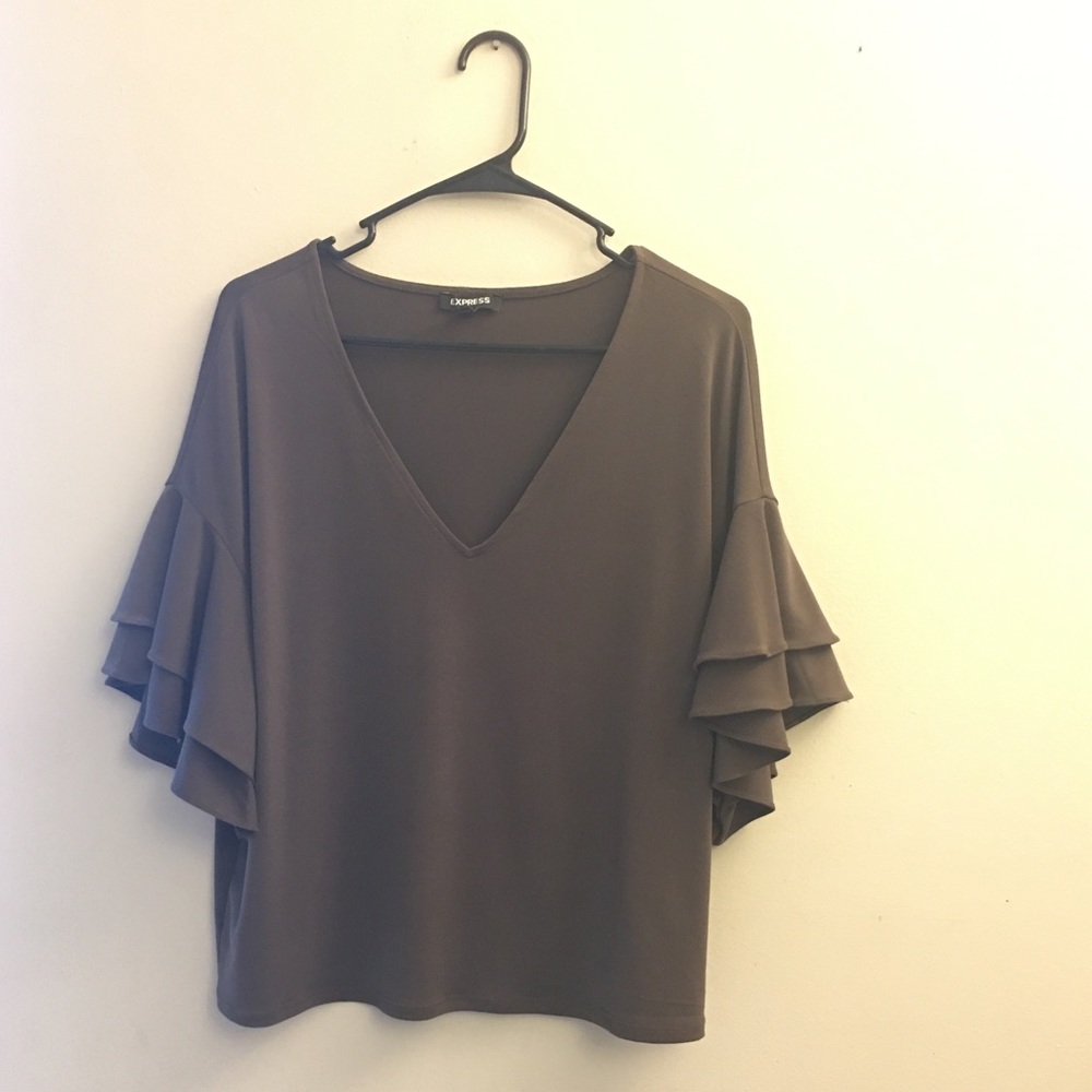 Express Textured Ruffle Sleeve V-Neck Top - Picture 2 of 4